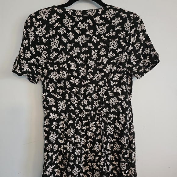 RVCA Black and White Ruched Fitted Mini Dress - Picture 3 of 3